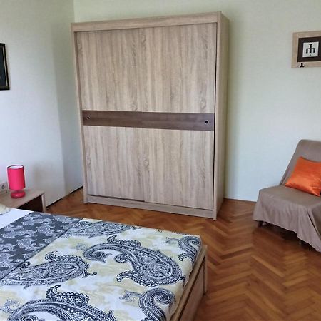 Cozy Apartment In The City Center Pula Buitenkant foto