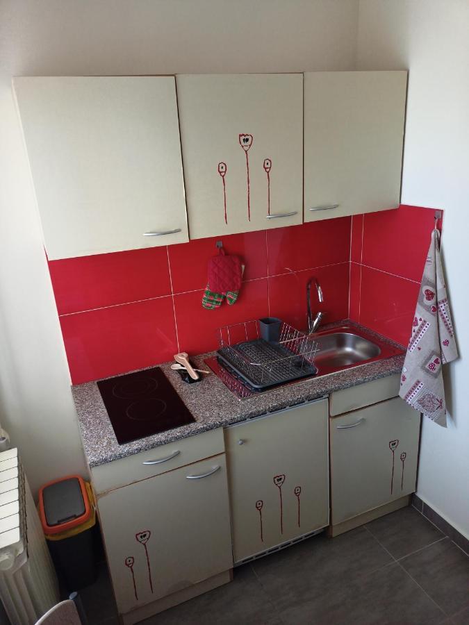 Cozy Apartment In The City Center Pula Buitenkant foto