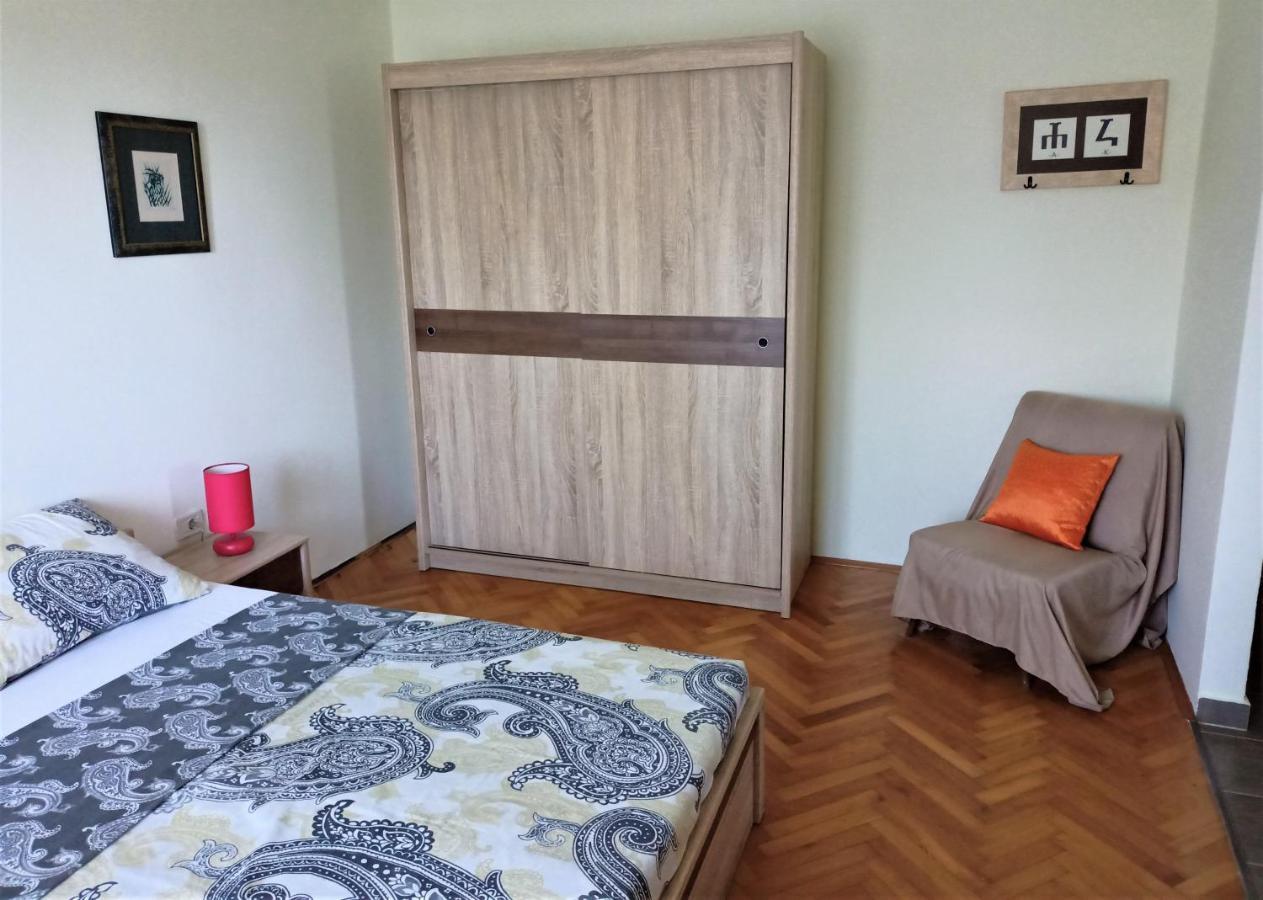 Cozy Apartment In The City Center Pula Buitenkant foto