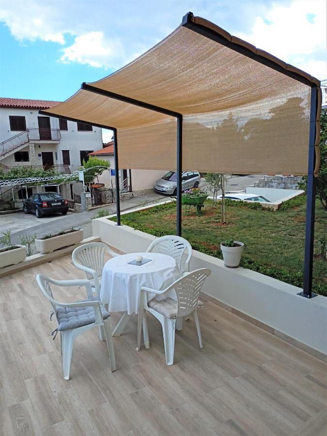 Cozy Apartment In The City Center Pula Buitenkant foto